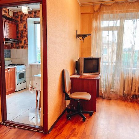 Apartment Near Metro Station Darnitsa 키예프 외부 사진