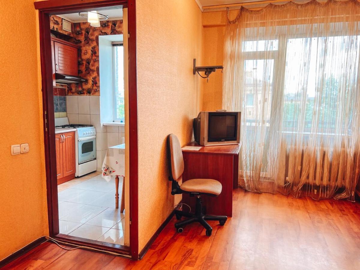 Apartment Near Metro Station Darnitsa 키예프 외부 사진