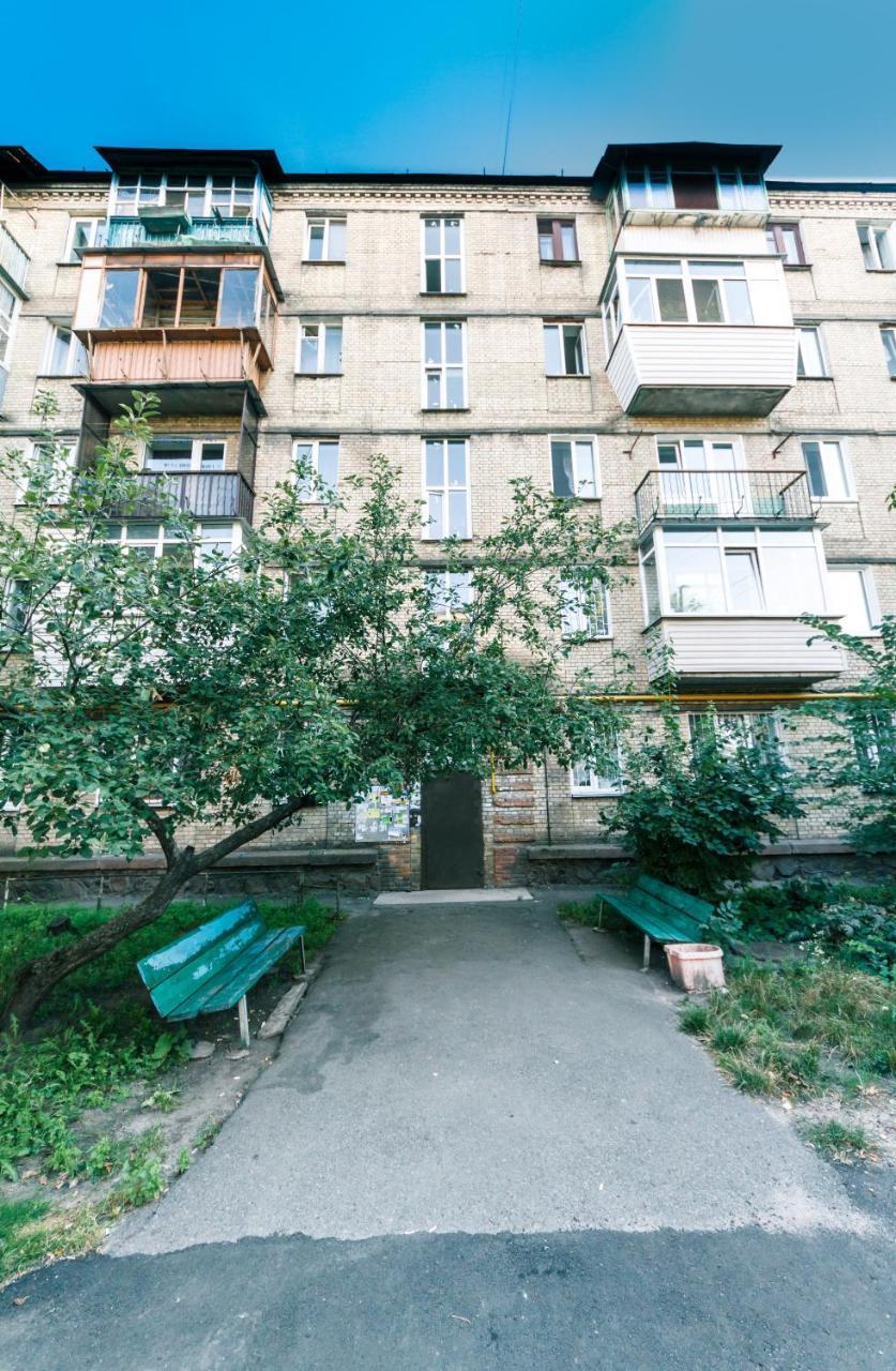 Apartment Near Metro Station Darnitsa 키예프 외부 사진